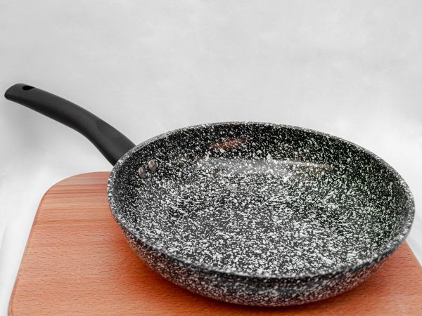 Сковорідка без кришки